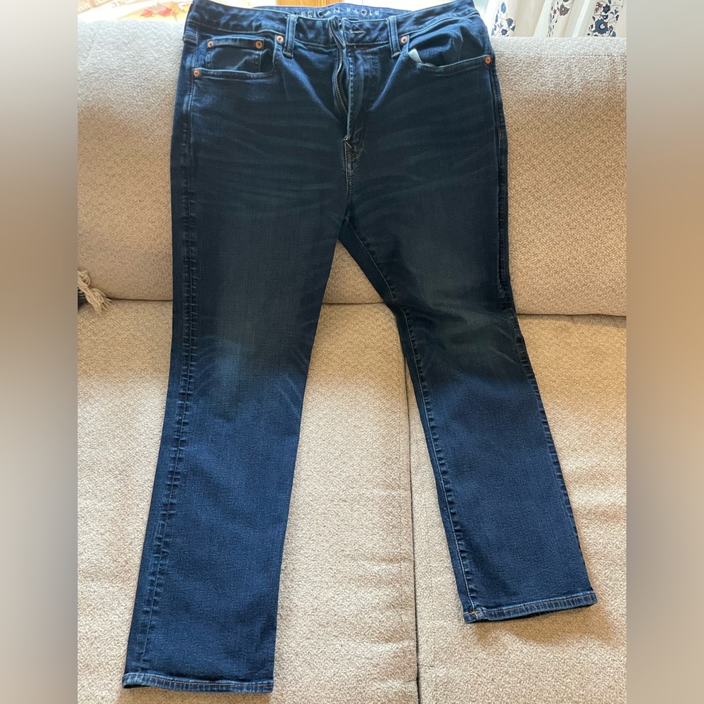 (4) Men’s American Eagle Blue Jeans
